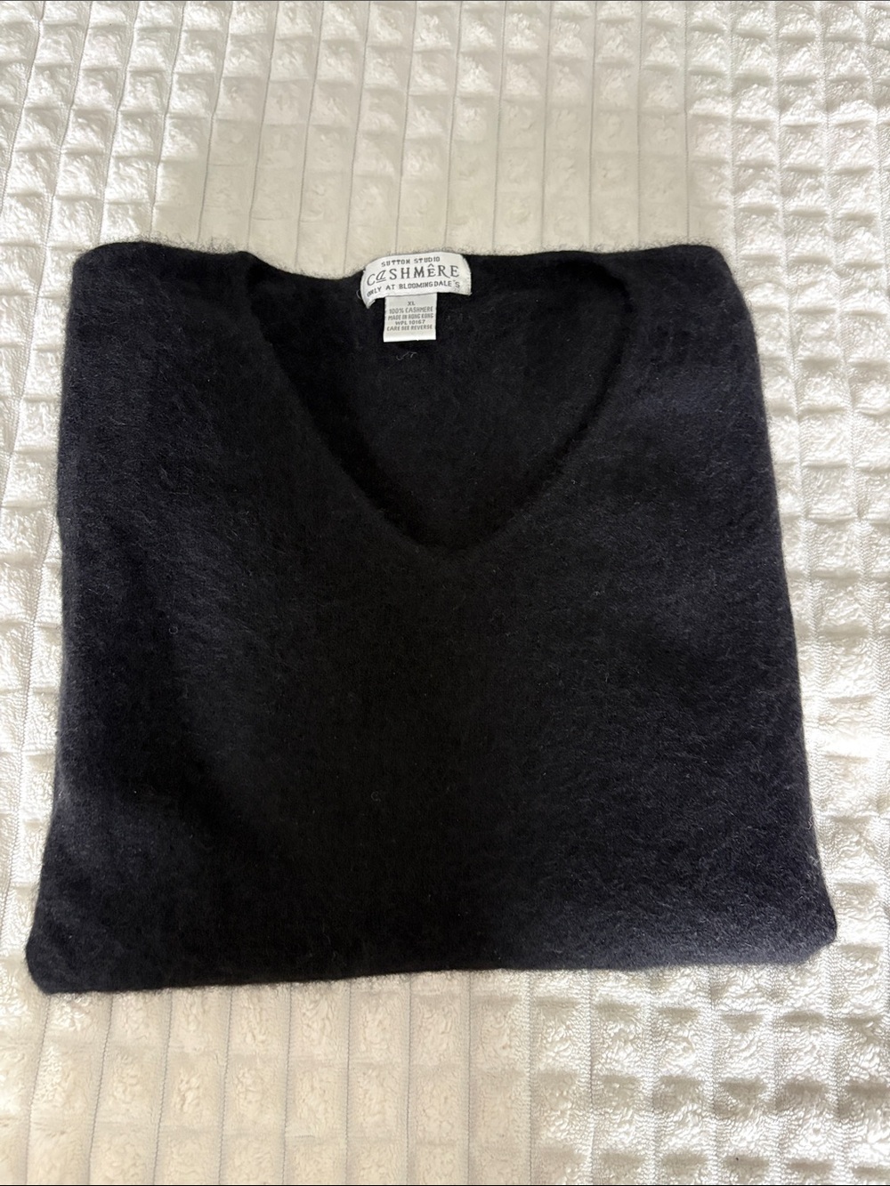 Sutton Studio XL 100% Cashmere V neck Sweater Black Bloomingdale’s Soft Casual